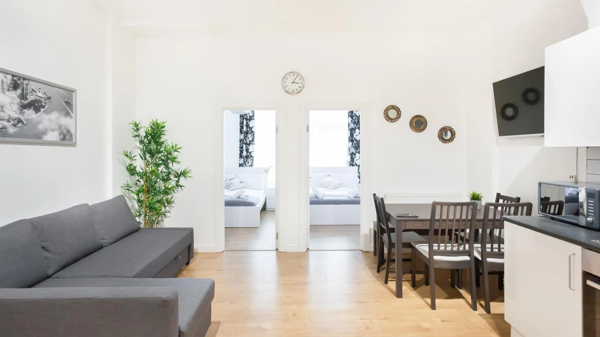 Brilliant 2 Bedrooms Flat Next To The Station London